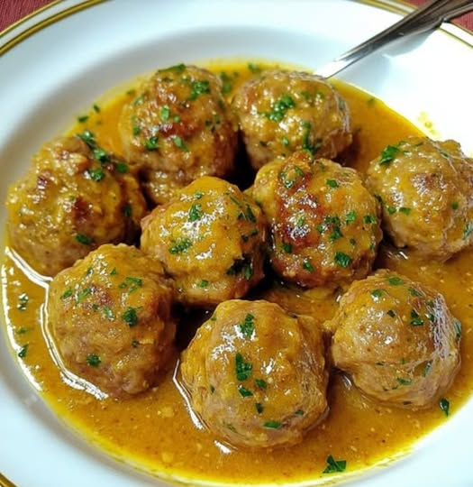 Albóndigas en Salsa de Almendras