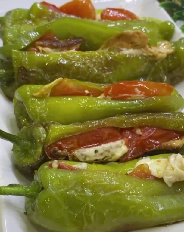 Pimientos Verdes Italianos Rellenos al Horno